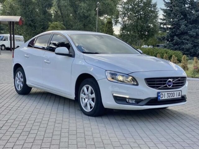 Белый Вольво С60, объемом двигателя 1.6 л и пробегом 350 тыс. км за 9126 $, фото 1 на Automoto.ua