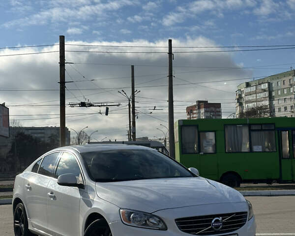 Білий Вольво С60, об'ємом двигуна 2.5 л та пробігом 115 тис. км за 11100 $, фото 1 на Automoto.ua