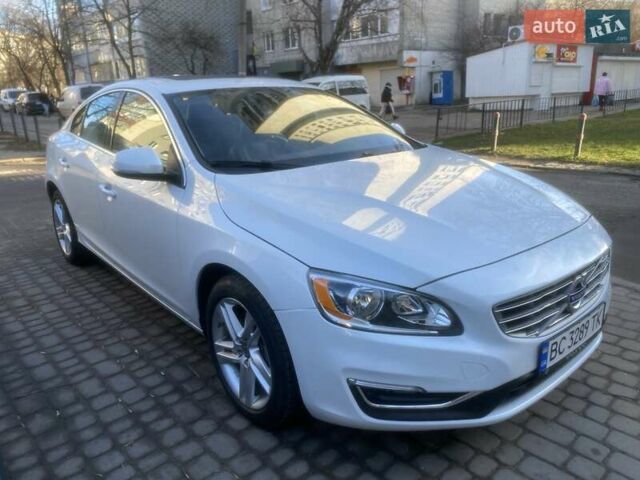 Белый Вольво С60, объемом двигателя 2.52 л и пробегом 244 тыс. км за 12600 $, фото 1 на Automoto.ua