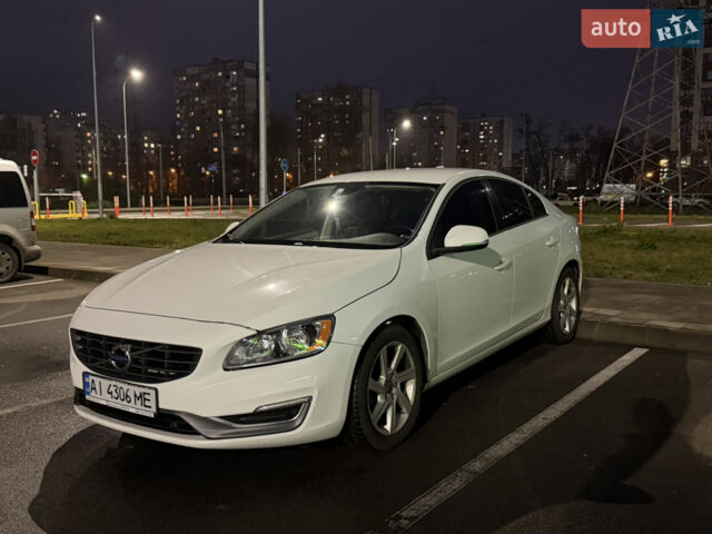 Белый Вольво С60, объемом двигателя 1.97 л и пробегом 146 тыс. км за 9600 $, фото 1 на Automoto.ua
