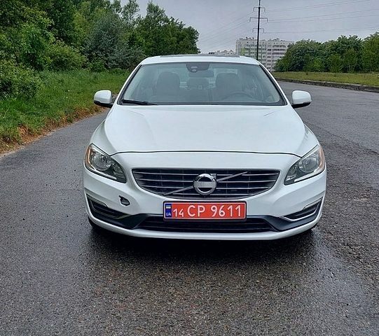 Белый Вольво С60, объемом двигателя 2 л и пробегом 134 тыс. км за 11900 $, фото 1 на Automoto.ua