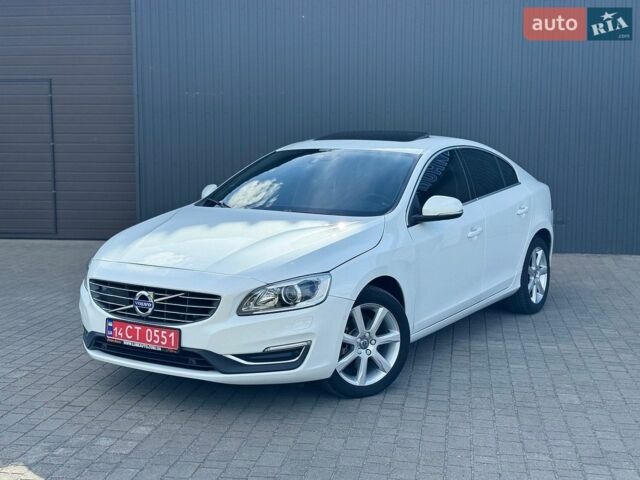 Белый Вольво С60, объемом двигателя 1.97 л и пробегом 128 тыс. км за 13450 $, фото 1 на Automoto.ua