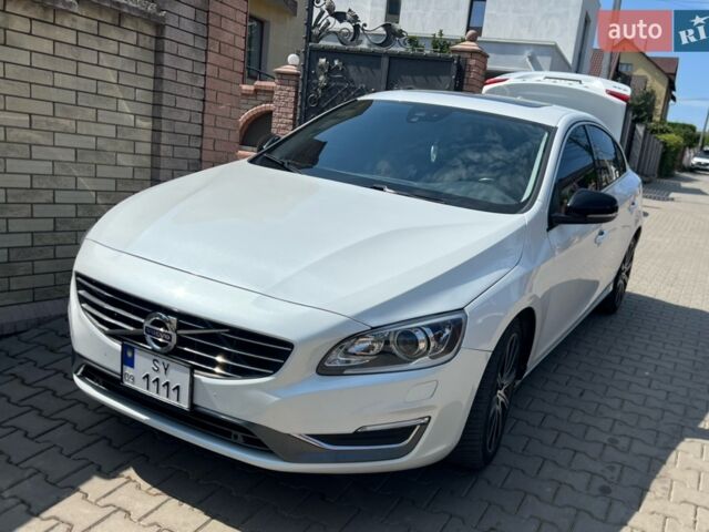Белый Вольво С60, объемом двигателя 1.97 л и пробегом 139 тыс. км за 13300 $, фото 1 на Automoto.ua