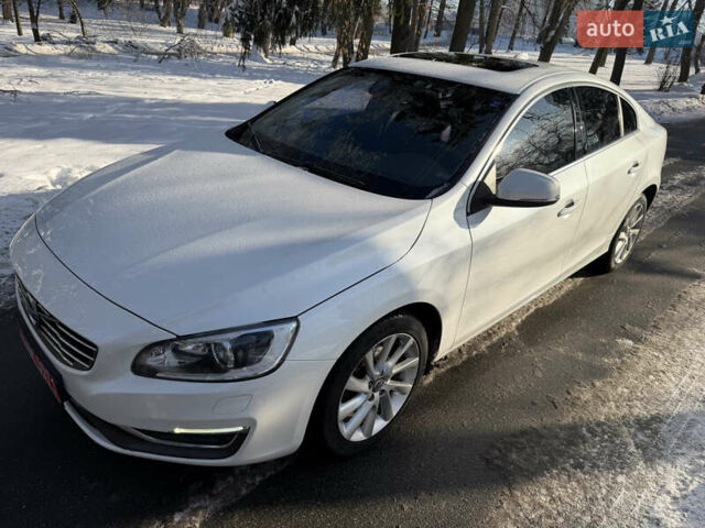 Білий Вольво С60, об'ємом двигуна 1.56 л та пробігом 161 тис. км за 12999 $, фото 1 на Automoto.ua