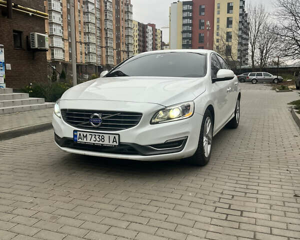 Белый Вольво С60, объемом двигателя 1.97 л и пробегом 178 тыс. км за 14300 $, фото 1 на Automoto.ua