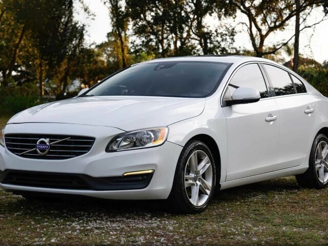 Белый Вольво С60, объемом двигателя 2 л и пробегом 74 тыс. км за 1500 $, фото 1 на Automoto.ua
