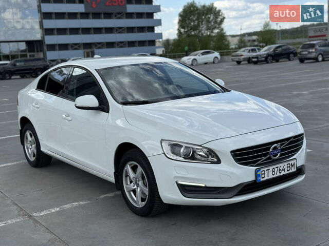 Белый Вольво С60, объемом двигателя 2 л и пробегом 172 тыс. км за 12500 $, фото 1 на Automoto.ua