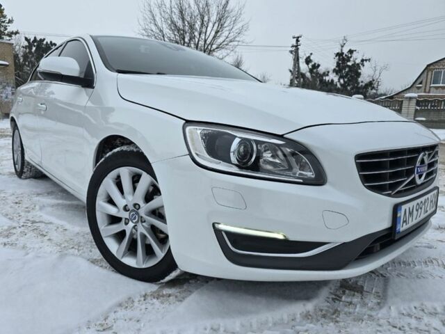 Белый Вольво С60, объемом двигателя 1.6 л и пробегом 226 тыс. км за 14500 $, фото 1 на Automoto.ua