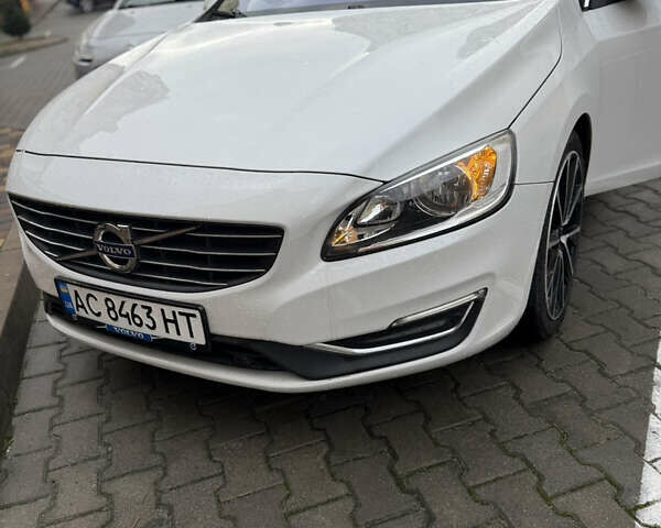 Белый Вольво С60, объемом двигателя 2 л и пробегом 211 тыс. км за 12100 $, фото 1 на Automoto.ua