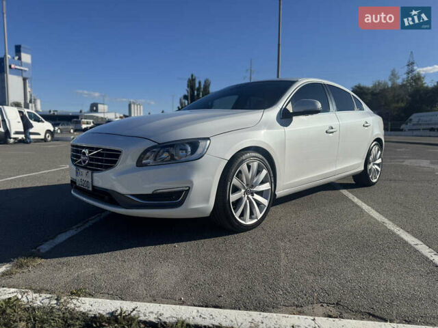 Белый Вольво С60, объемом двигателя 1.97 л и пробегом 156 тыс. км за 14500 $, фото 1 на Automoto.ua
