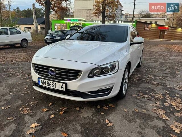 Белый Вольво С60, объемом двигателя 2 л и пробегом 180 тыс. км за 16999 $, фото 1 на Automoto.ua