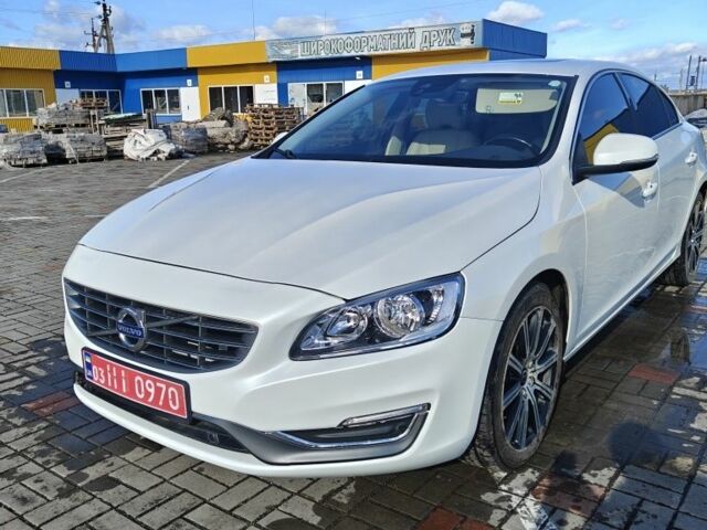 Белый Вольво С60, объемом двигателя 2 л и пробегом 206 тыс. км за 13600 $, фото 1 на Automoto.ua