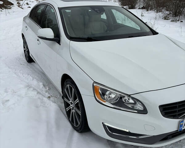 Білий Вольво С60, об'ємом двигуна 1.97 л та пробігом 100 тис. км за 13300 $, фото 1 на Automoto.ua