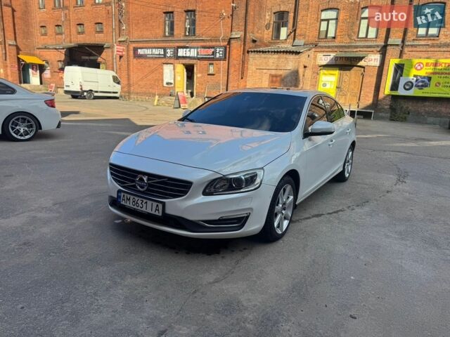 Белый Вольво С60, объемом двигателя 2 л и пробегом 185 тыс. км за 14600 $, фото 1 на Automoto.ua