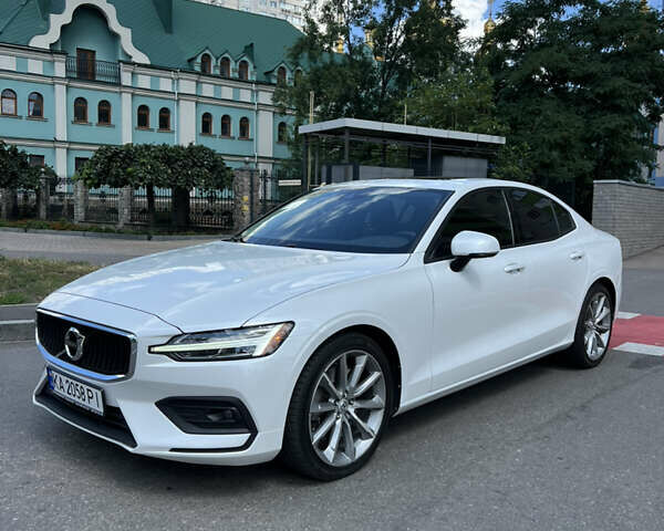 Белый Вольво С60, объемом двигателя 1.97 л и пробегом 74 тыс. км за 25999 $, фото 1 на Automoto.ua