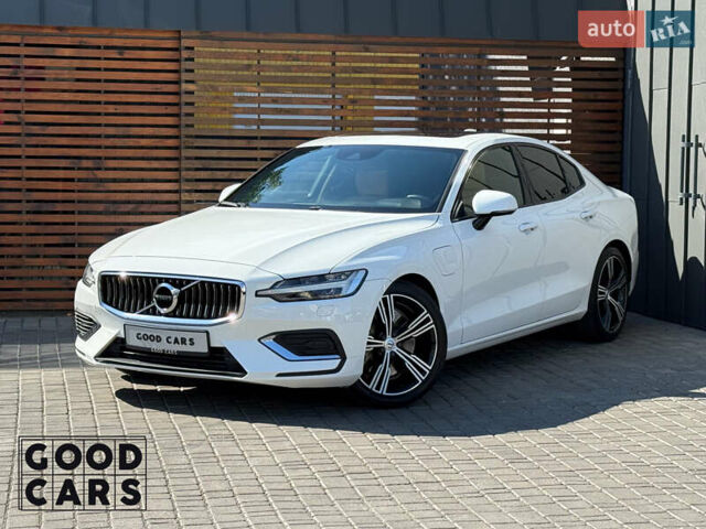 Белый Вольво С60, объемом двигателя 1.97 л и пробегом 90 тыс. км за 30000 $, фото 1 на Automoto.ua