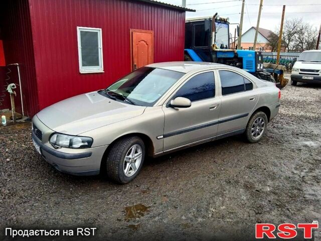 Бежевий Вольво С60, об'ємом двигуна 2.4 л та пробігом 275 тис. км за 3800 $, фото 1 на Automoto.ua