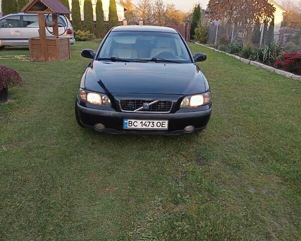 Черный Вольво С60, объемом двигателя 2.4 л и пробегом 345 тыс. км за 3500 $, фото 1 на Automoto.ua