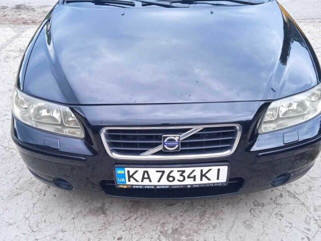 Черный Вольво С60, объемом двигателя 2.4 л и пробегом 300 тыс. км за 6267 $, фото 1 на Automoto.ua