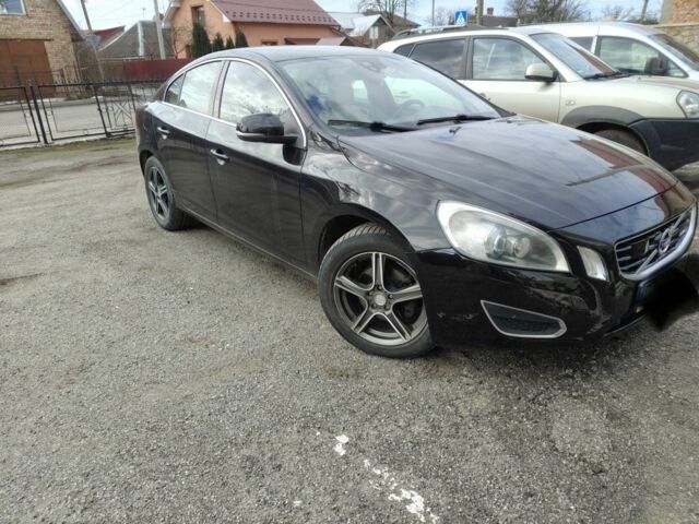 Черный Вольво С60, объемом двигателя 2 л и пробегом 218 тыс. км за 9000 $, фото 1 на Automoto.ua