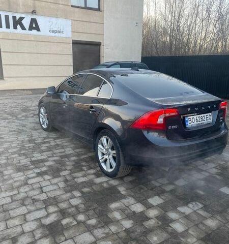 Черный Вольво С60, объемом двигателя 2.95 л и пробегом 227 тыс. км за 11000 $, фото 1 на Automoto.ua