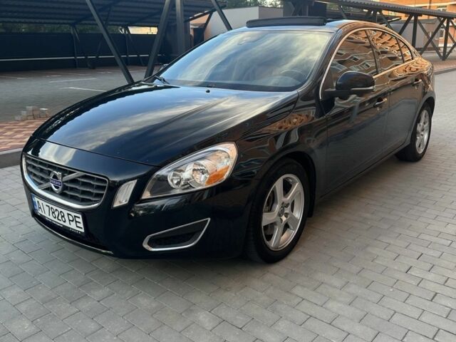 Черный Вольво С60, объемом двигателя 2.5 л и пробегом 215 тыс. км за 8900 $, фото 1 на Automoto.ua