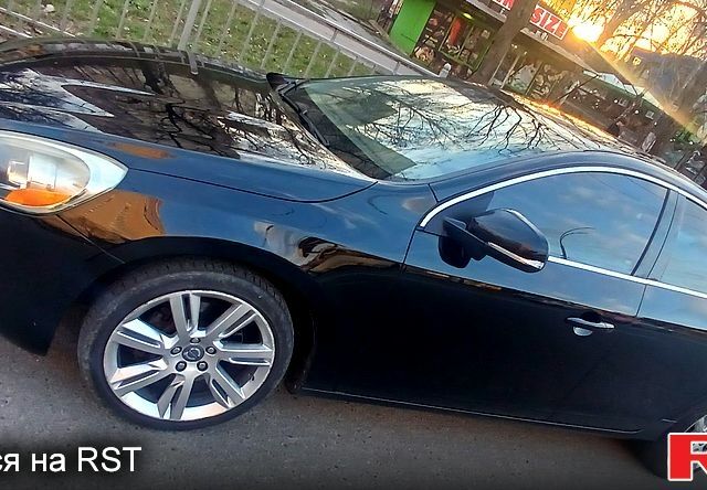 Чорний Вольво С60, об'ємом двигуна 2.5 л та пробігом 297 тис. км за 9300 $, фото 1 на Automoto.ua