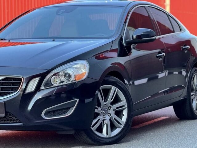 Черный Вольво С60, объемом двигателя 3 л и пробегом 206 тыс. км за 9000 $, фото 1 на Automoto.ua