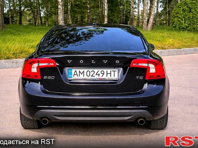 Черный Вольво С60, объемом двигателя 2.5 л и пробегом 178 тыс. км за 11200 $, фото 1 на Automoto.ua