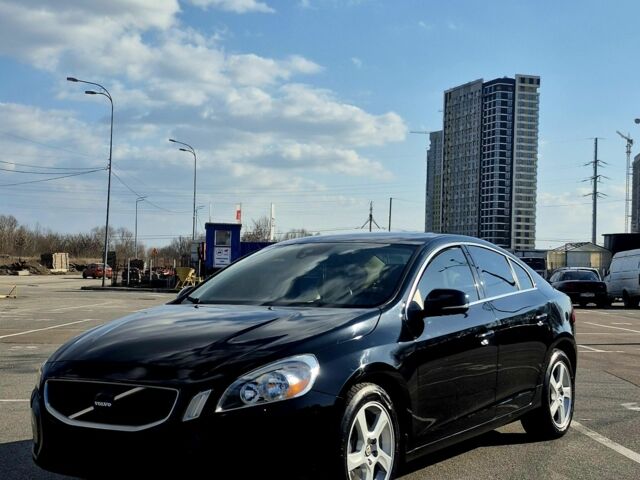 Черный Вольво С60, объемом двигателя 0 л и пробегом 208 тыс. км за 9500 $, фото 1 на Automoto.ua