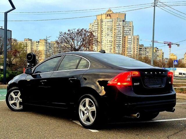 Чорний Вольво С60, об'ємом двигуна 2.5 л та пробігом 207 тис. км за 10500 $, фото 1 на Automoto.ua