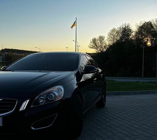 Чорний Вольво С60, об'ємом двигуна 2.52 л та пробігом 295 тис. км за 7999 $, фото 1 на Automoto.ua