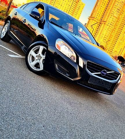 Черный Вольво С60, объемом двигателя 2.5 л и пробегом 207 тыс. км за 9700 $, фото 1 на Automoto.ua