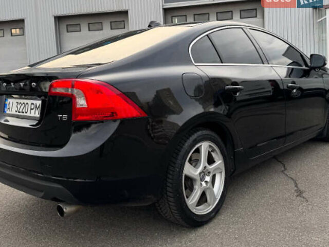 Черный Вольво С60, объемом двигателя 2.52 л и пробегом 225 тыс. км за 9000 $, фото 1 на Automoto.ua