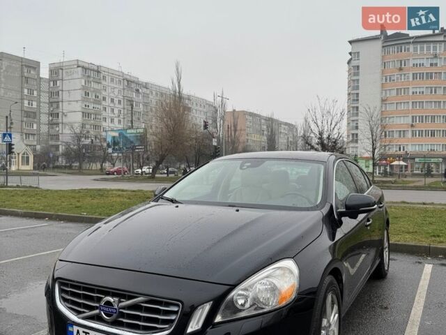 Черный Вольво С60, объемом двигателя 2.52 л и пробегом 218 тыс. км за 9990 $, фото 1 на Automoto.ua