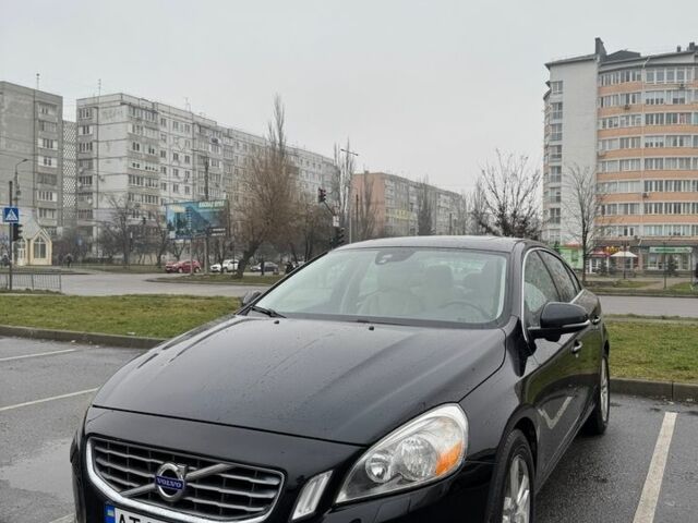 Черный Вольво С60, объемом двигателя 2.52 л и пробегом 218 тыс. км за 9000 $, фото 1 на Automoto.ua