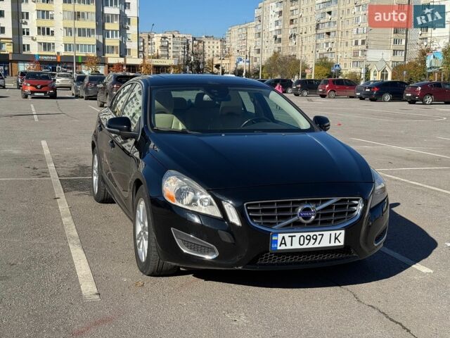 Черный Вольво С60, объемом двигателя 2.52 л и пробегом 222 тыс. км за 9800 $, фото 1 на Automoto.ua