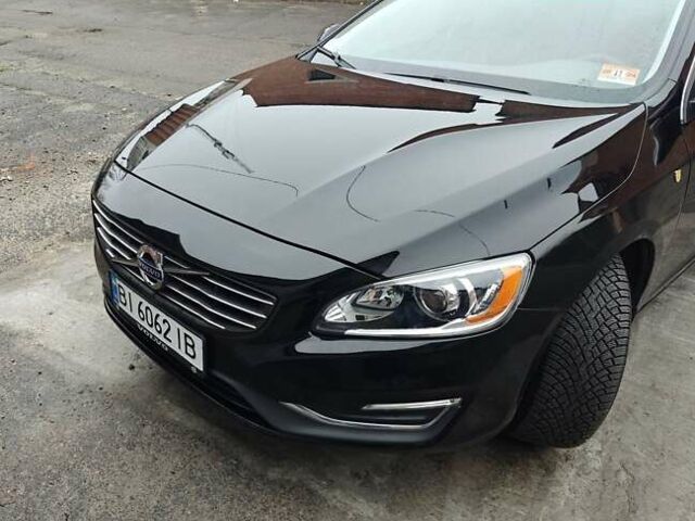 Черный Вольво С60, объемом двигателя 2.5 л и пробегом 100 тыс. км за 15500 $, фото 1 на Automoto.ua