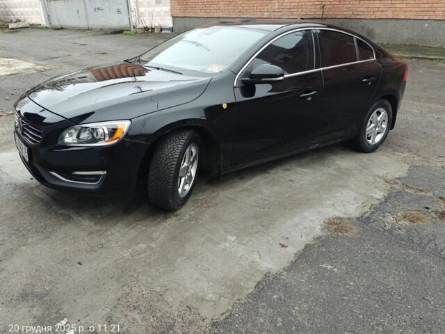 Чорний Вольво С60, об'ємом двигуна 2.5 л та пробігом 100 тис. км за 15500 $, фото 1 на Automoto.ua
