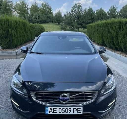Черный Вольво С60, объемом двигателя 2.5 л и пробегом 235 тыс. км за 8100 $, фото 1 на Automoto.ua