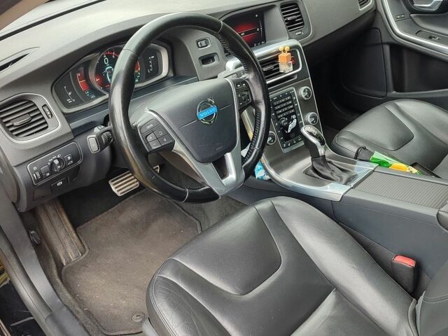 Чорний Вольво С60, об'ємом двигуна 1.97 л та пробігом 255 тис. км за 10300 $, фото 1 на Automoto.ua