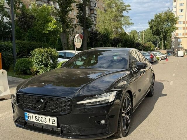 Черный Вольво С60, объемом двигателя 1.97 л и пробегом 103 тыс. км за 23999 $, фото 1 на Automoto.ua