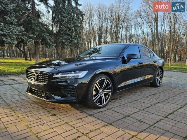 Черный Вольво С60, объемом двигателя 1.97 л и пробегом 100 тыс. км за 31990 $, фото 1 на Automoto.ua