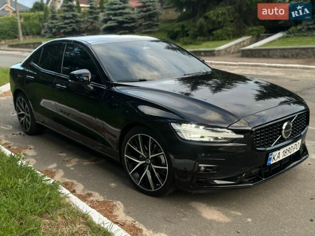 Черный Вольво С60, объемом двигателя 1.97 л и пробегом 29 тыс. км за 25900 $, фото 1 на Automoto.ua