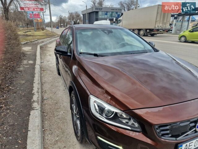 Коричневый Вольво С60, объемом двигателя 2.4 л и пробегом 74 тыс. км за 18800 $, фото 1 на Automoto.ua