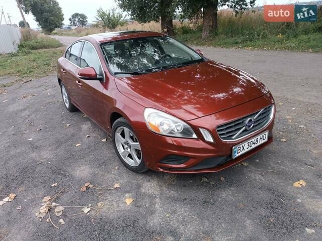 Красный Вольво С60, объемом двигателя 2.52 л и пробегом 112 тыс. км за 8500 $, фото 1 на Automoto.ua