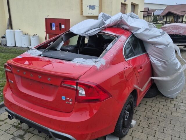 Червоний Вольво С60, об'ємом двигуна 3 л та пробігом 122 тис. км за 4500 $, фото 1 на Automoto.ua