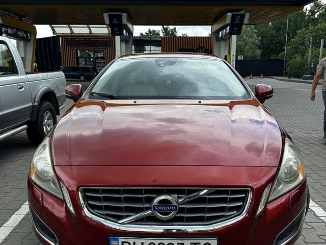 Червоний Вольво С60, об'ємом двигуна 2.5 л та пробігом 257 тис. км за 8600 $, фото 1 на Automoto.ua