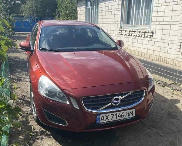 Красный Вольво С60, объемом двигателя 1.6 л и пробегом 140 тыс. км за 9500 $, фото 1 на Automoto.ua