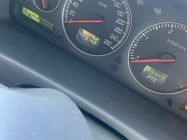 Вольво С60, об'ємом двигуна 2.4 л та пробігом 344 тис. км за 4000 $, фото 1 на Automoto.ua